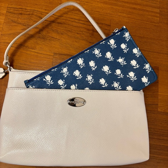 Coach Outlet Leather Pop Pouch Wristlet Wallet White/Silver Removable Zip Pouch - Picture 10 of 12